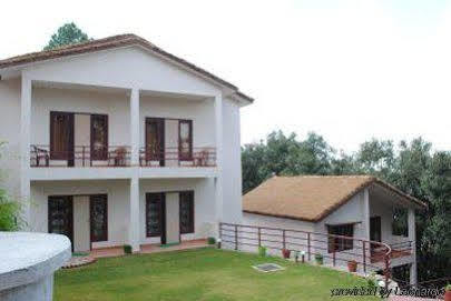 Clarks Inn Binsar Exterior foto